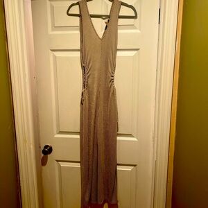 Jumpsuit with cutout on the side